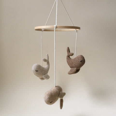 Konges Sløjd Whale Mobile